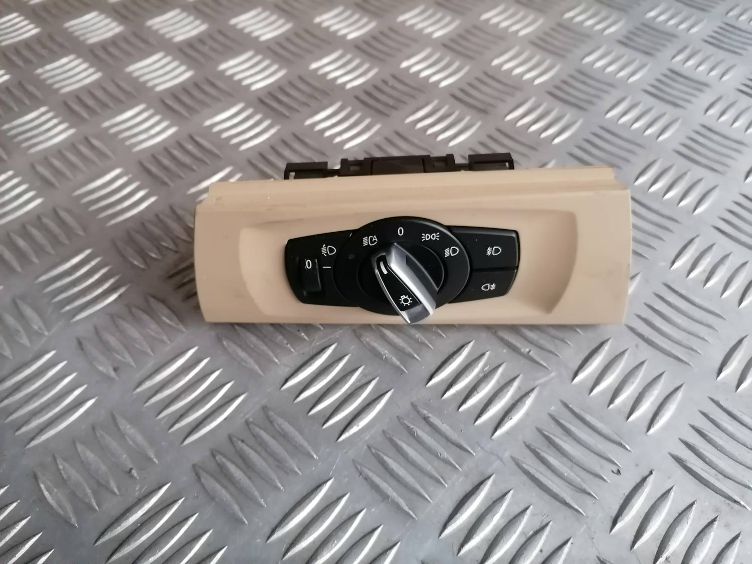 Gaismas slēdzis priekš BMW 318D E91 2008 TOURING 2 Gaismas slēdzis priekš BMW 318D E91 2008 TOURING