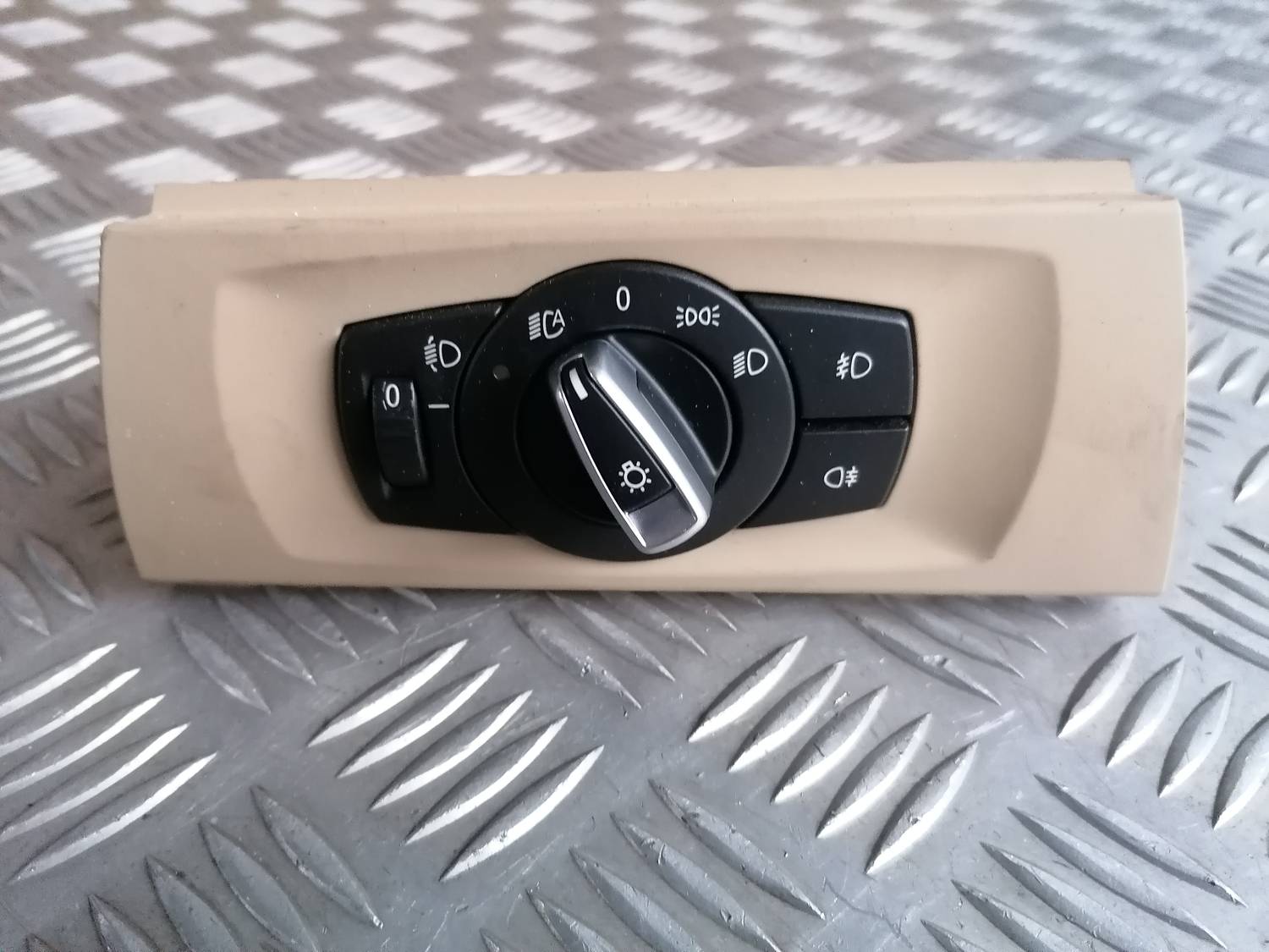 Gaismas slēdzis priekš BMW 318D E91 2008 TOURING 3 Gaismas slēdzis priekš BMW 318D E91 2008 TOURING