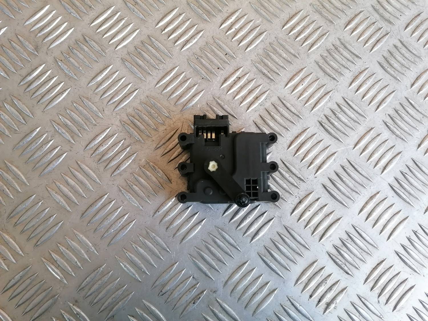 Apsildes sistēmas aktuators priekš MAZDA 6 2007