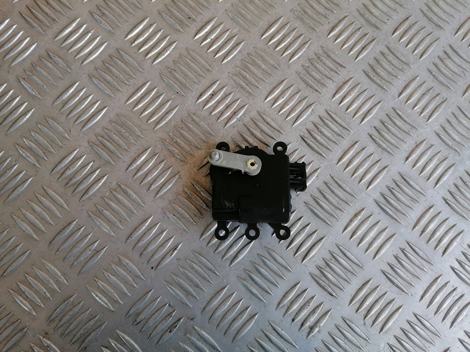 Apsildes sistēmas aktuators priekš MAZDA 6 2007 1 Apsildes sistēmas aktuators priekš MAZDA 6 2007