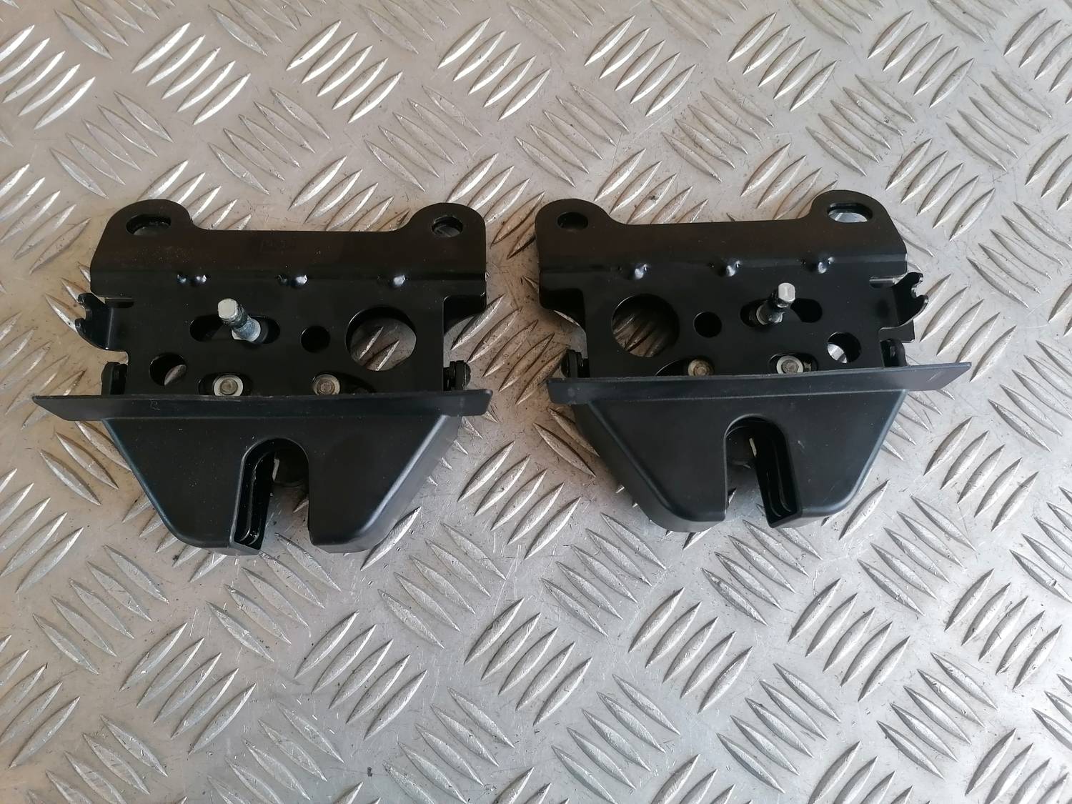 Aizmugurējā sēdekļa slēdzene priekš MAZDA 6 2007