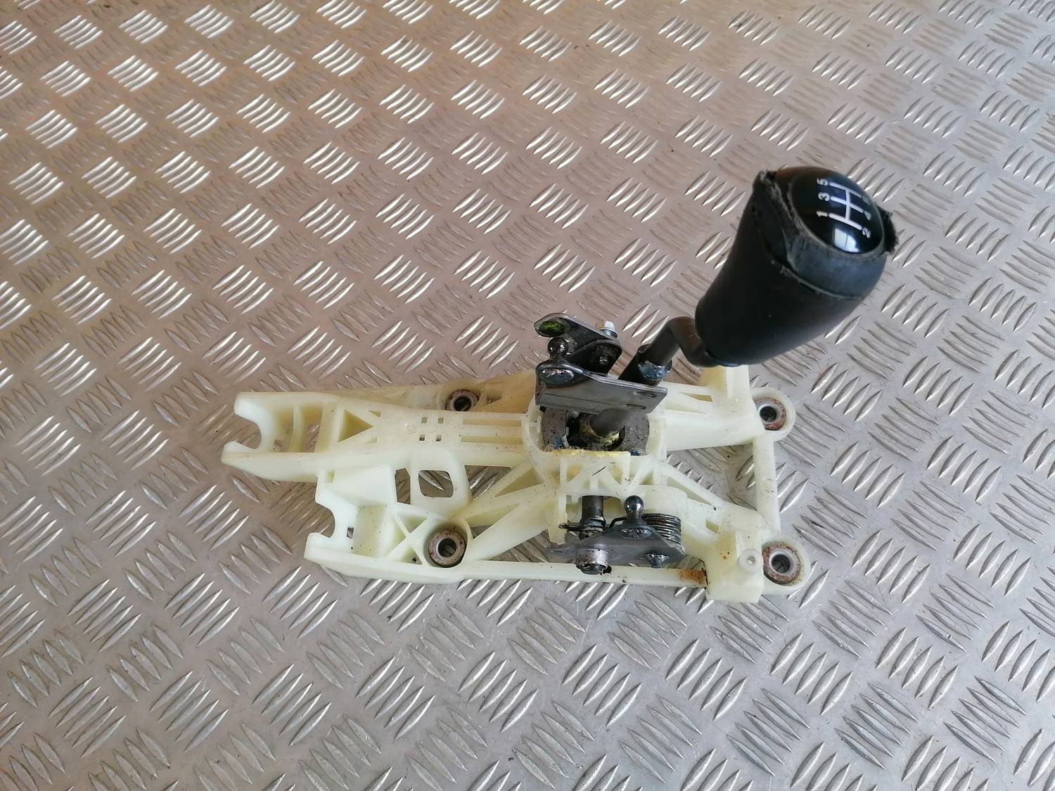 Ātrumu pārslēgšanas slēdzis priekš MAZDA 6 2007 3 Ātrumu pārslēgšanas slēdzis priekš MAZDA 6 2007