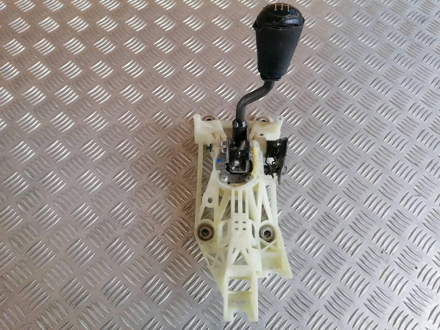 Ātrumu pārslēgšanas slēdzis priekš MAZDA 6 2007 5 Ātrumu pārslēgšanas slēdzis priekš MAZDA 6 2007