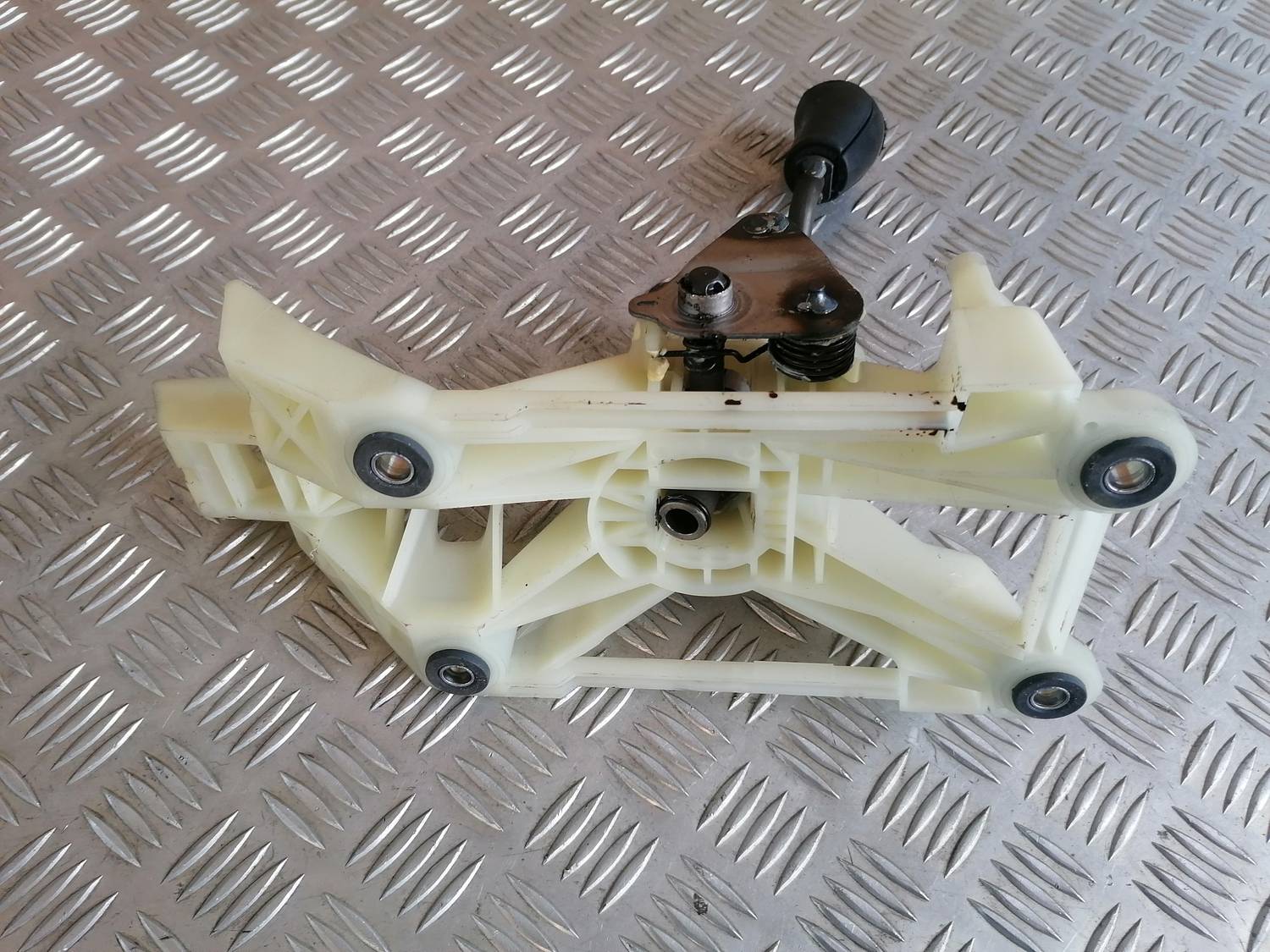 Ātrumu pārslēgšanas slēdzis priekš MAZDA 6 2007 6 Ātrumu pārslēgšanas slēdzis priekš MAZDA 6 2007