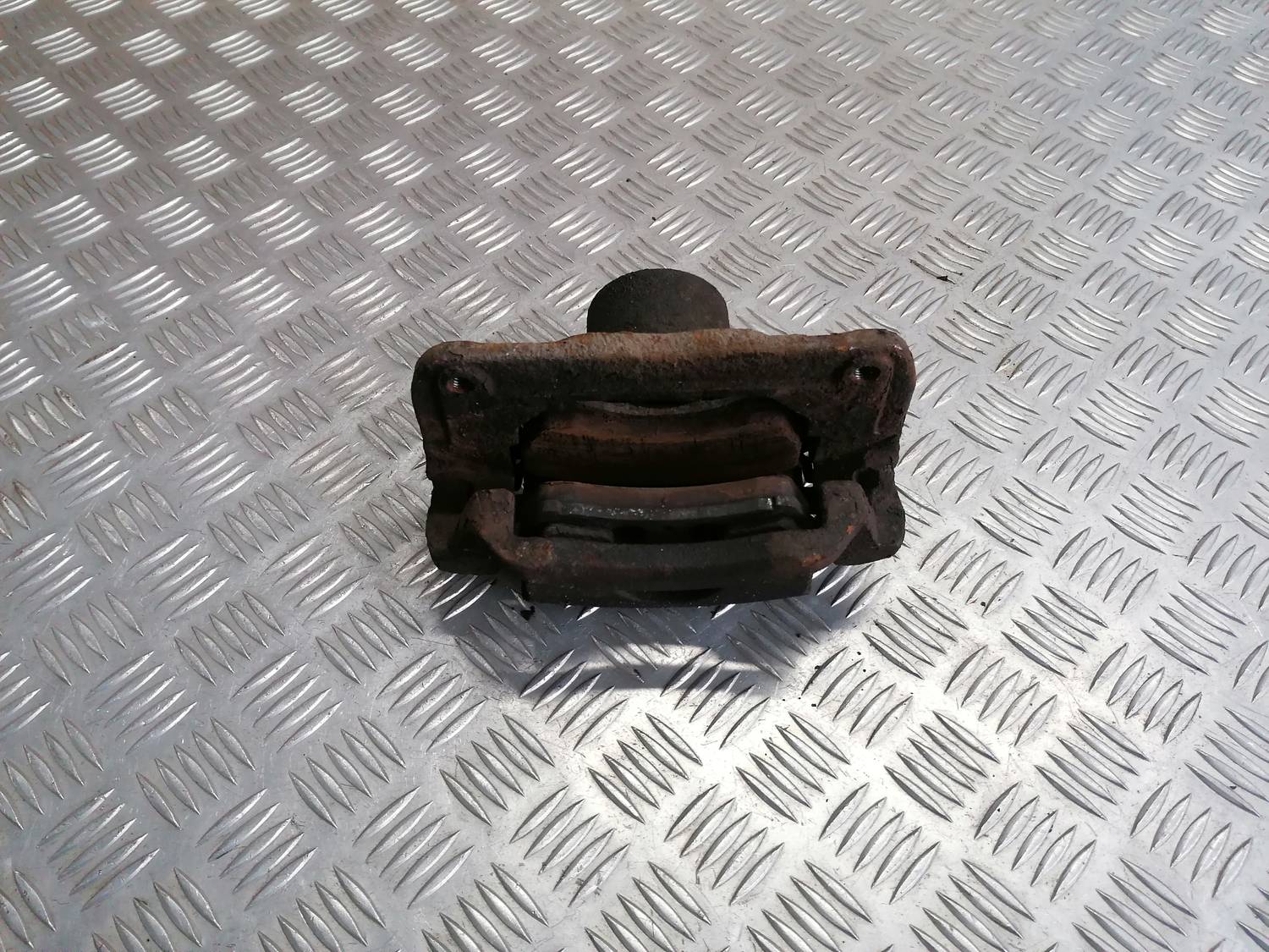 Priekšējais labais suports priekš MAZDA 6 2007 3 Priekšējais labais suports priekš MAZDA 6 2007