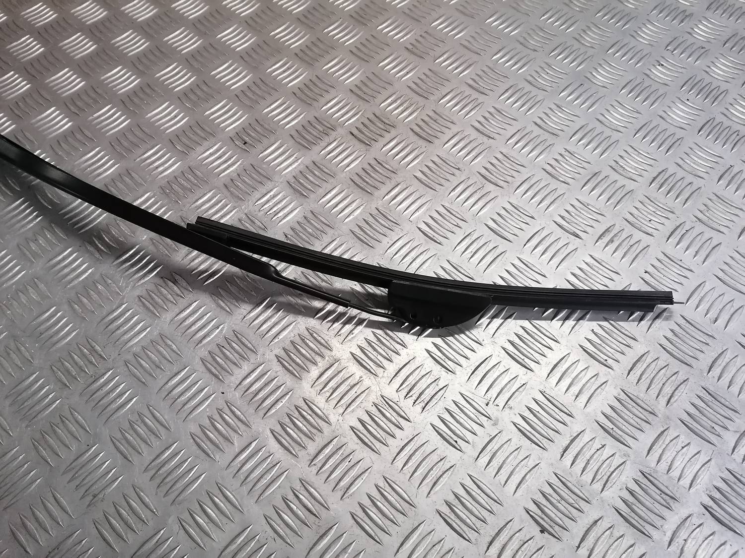 Vējstikla slotiņa priekš MAZDA 6 2007 2 Vējstikla slotiņa priekš MAZDA 6 2007