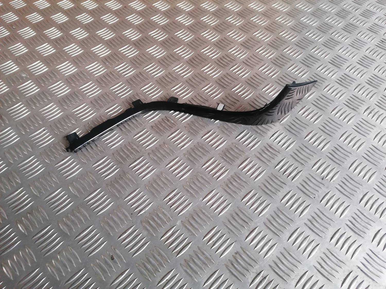 Mērinstrumentu paneļa dekoratīvā uzlika priekš MAZDA 6 2007 1 Mērinstrumentu paneļa dekoratīvā uzlika priekš MAZDA 6 2007