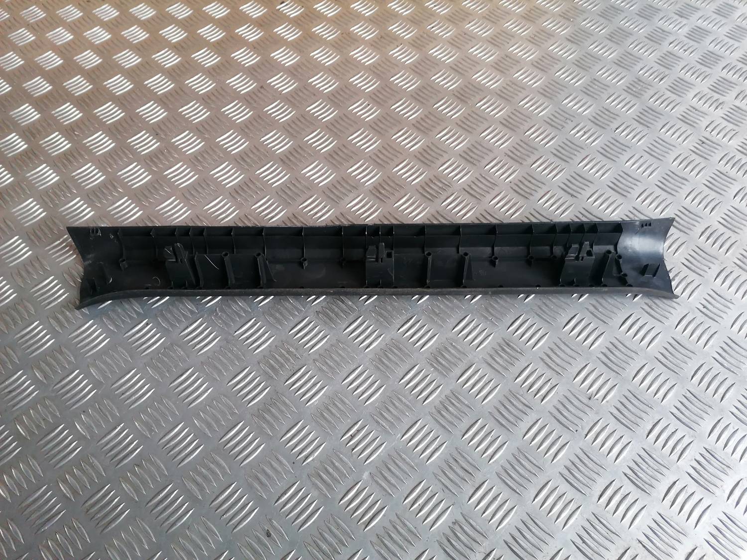 Sliekšņa priekšēja kreisa uzlika (salonā) priekš MAZDA 6 2007 2 Sliekšņa priekšēja kreisa uzlika (salonā) priekš MAZDA 6 2007