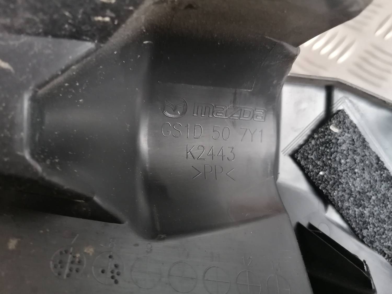 Vējstikla uzlika (deflektors) priekš MAZDA 6 2007 3 Vējstikla uzlika (deflektors) priekš MAZDA 6 2007