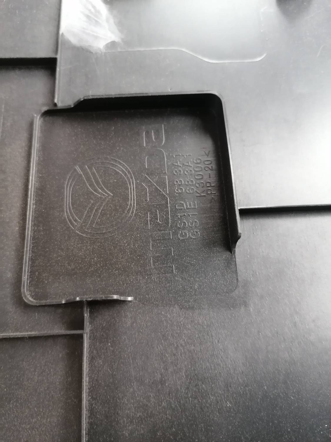 Bagāžnieka nodalījuma plaukts priekš MAZDA 6 2007