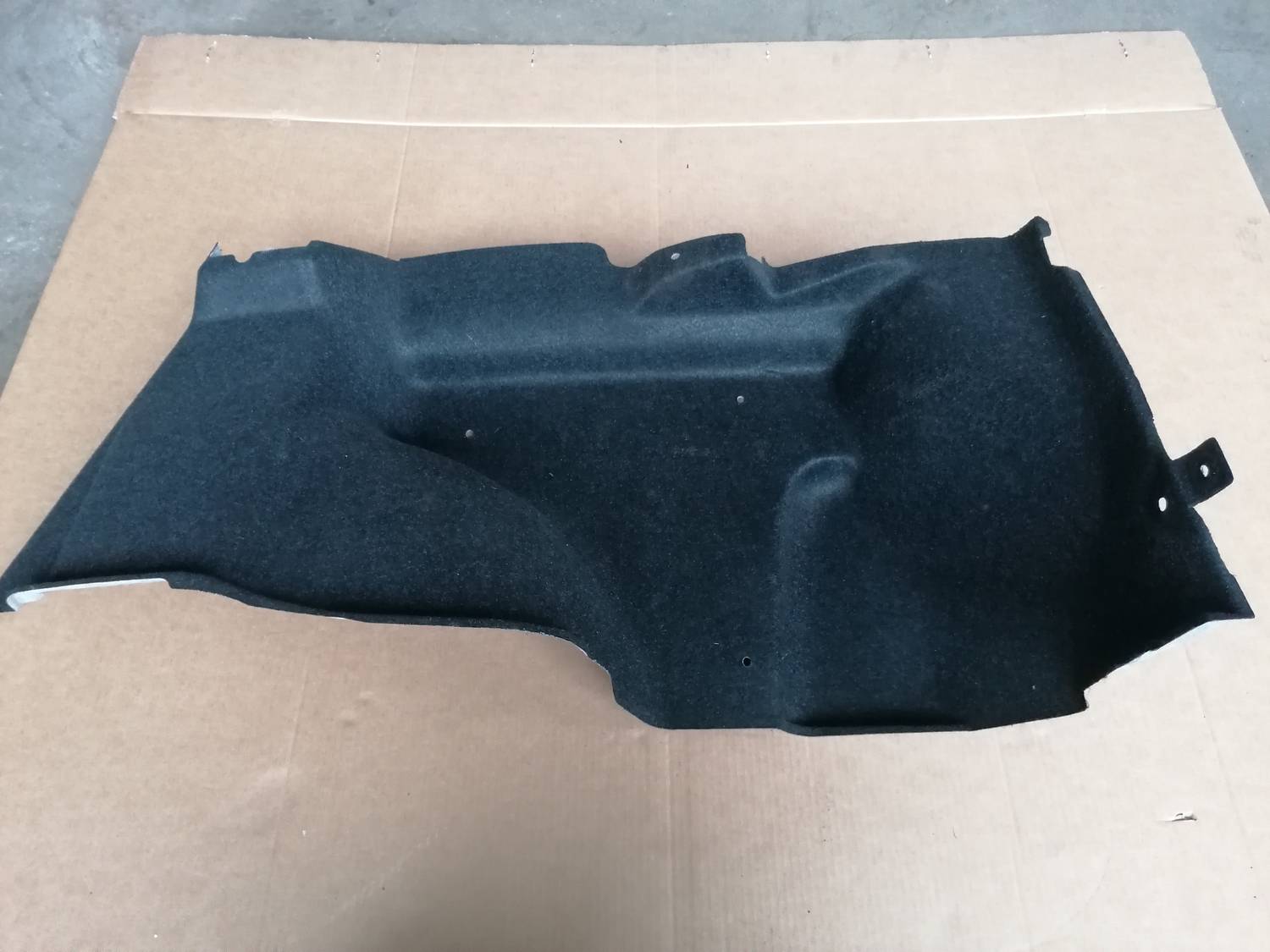 Bagāžnieka nodalījuma sānu apdare priekš MAZDA 6 2007 1 Bagāžnieka nodalījuma sānu apdare priekš MAZDA 6 2007