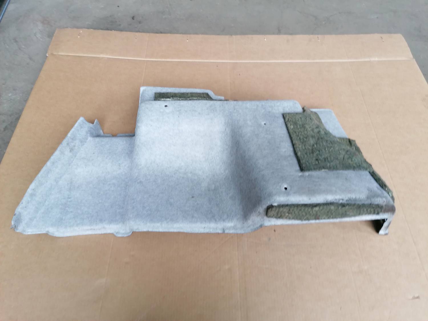 Bagāžnieka nodalījuma sānu apdare priekš MAZDA 6 2007