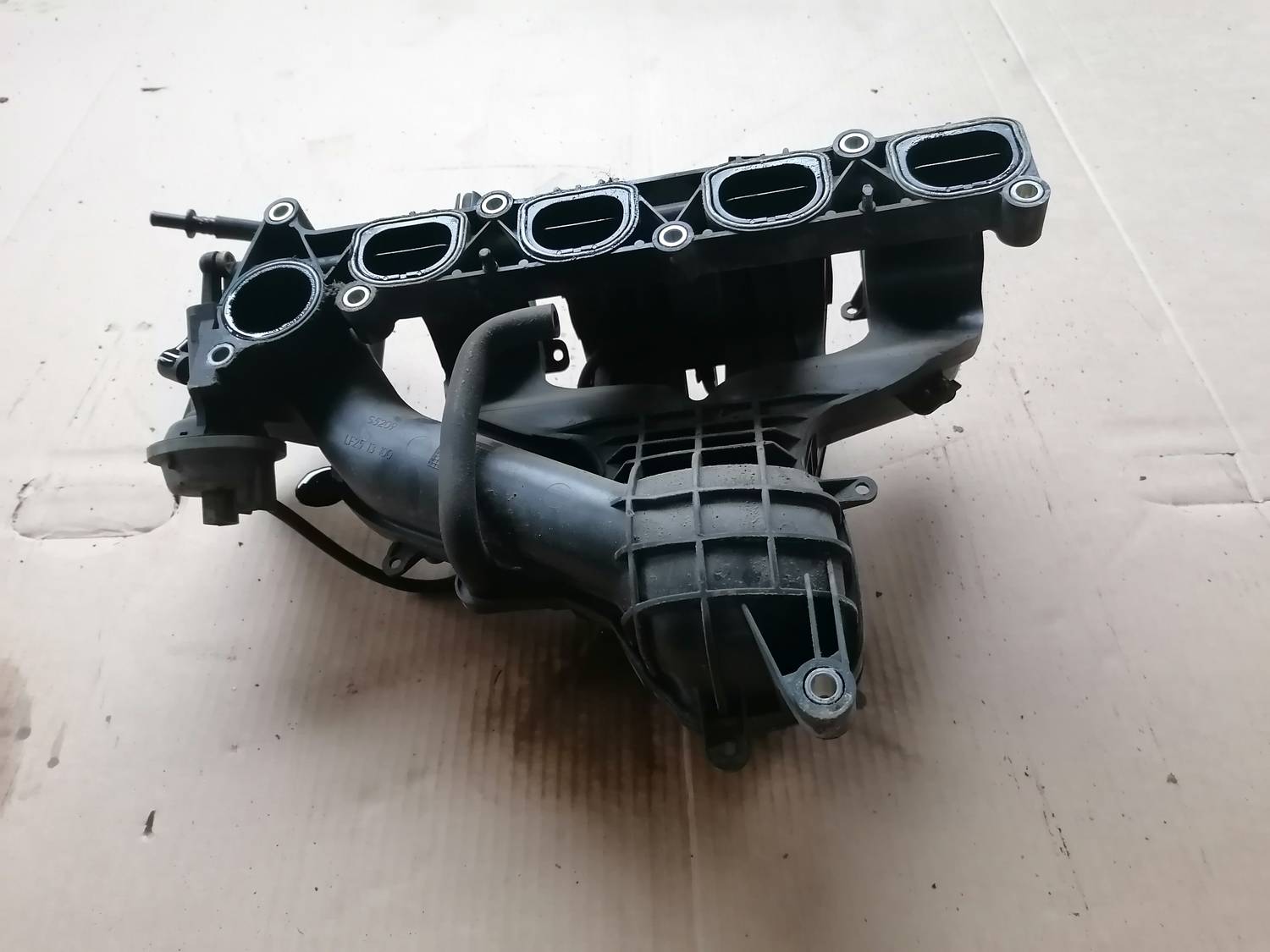 Ieplūdes kolektors priekš MAZDA 6 2007 4 Ieplūdes kolektors priekš MAZDA 6 2007