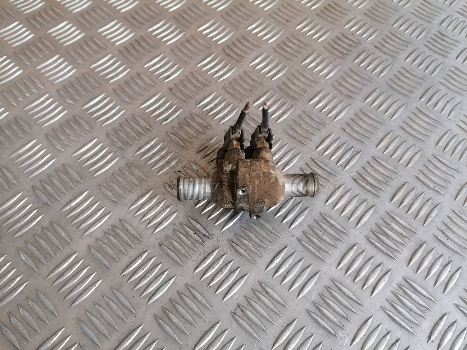 Dzesēšanas šķidruma sildīšanas bloks priekš XSARA PICASSO 2003 2 Dzesēšanas šķidruma sildīšanas bloks priekš XSARA PICASSO 2003