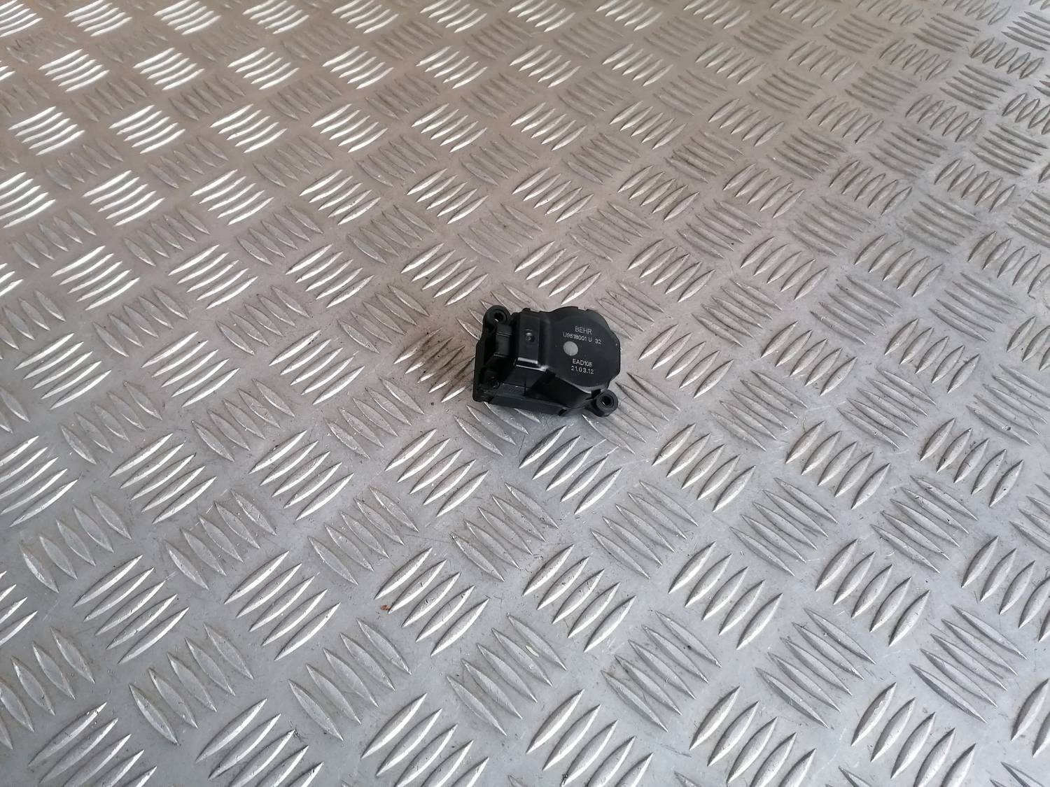 Apsildes sistēmas aktuators priekš OPEL ASTRA J 2012