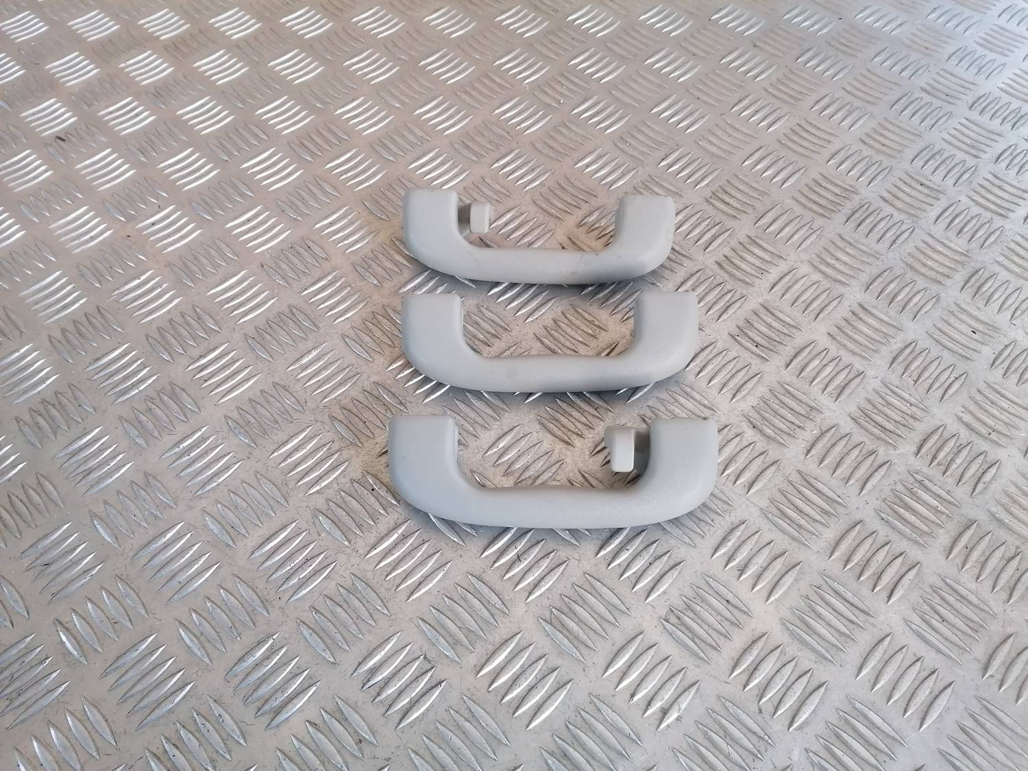 Salona rokturis griestos priekš OPEL ASTRA J 2012 1 Salona rokturis griestos priekš OPEL ASTRA J 2012