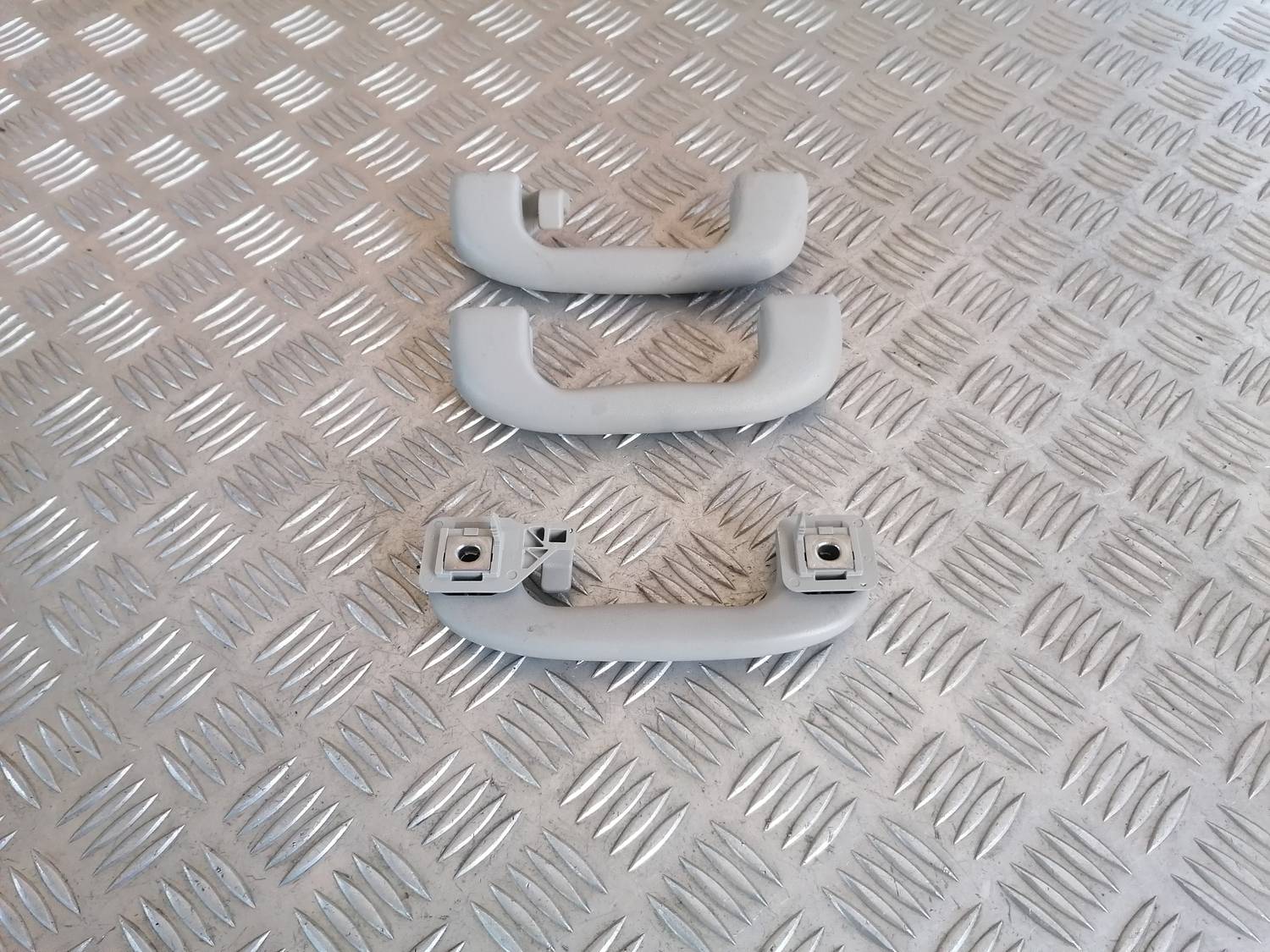 Salona rokturis griestos priekš OPEL ASTRA J 2012 3 Salona rokturis griestos priekš OPEL ASTRA J 2012