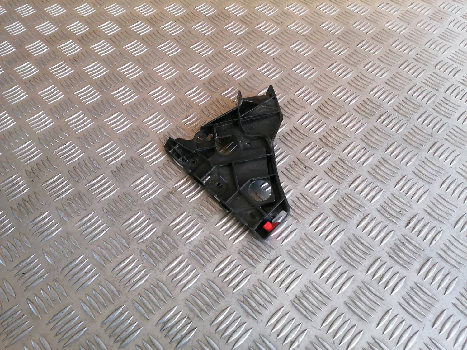 Priekšēja bufera kronšteins priekš OPEL ASTRA J 2012 1 Priekšēja bufera kronšteins priekš OPEL ASTRA J 2012