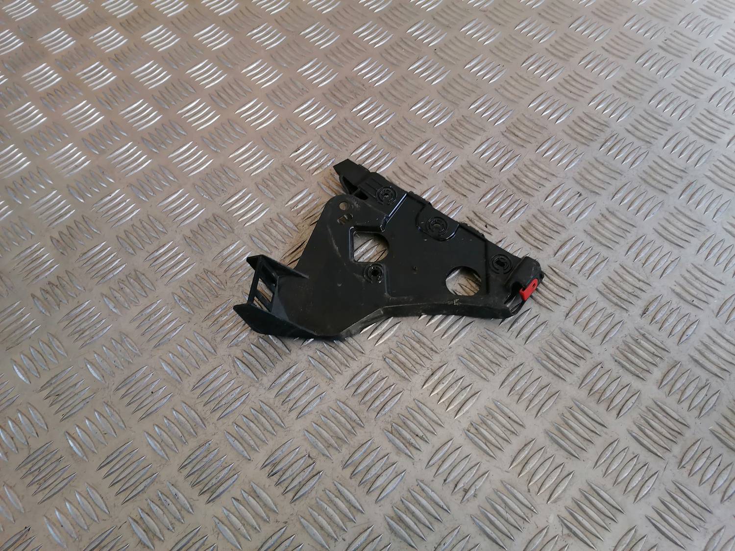 Priekšēja bufera kronšteins priekš OPEL ASTRA J 2012 3 Priekšēja bufera kronšteins priekš OPEL ASTRA J 2012