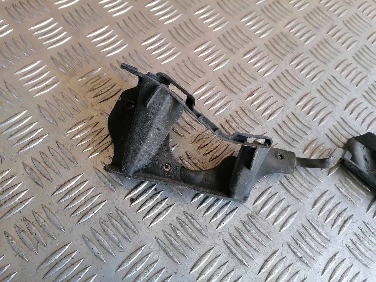 Aizmugurēja bufera kronšteins priekš OPEL ASTRA J 2012 3 Aizmugurēja bufera kronšteins priekš OPEL ASTRA J 2012