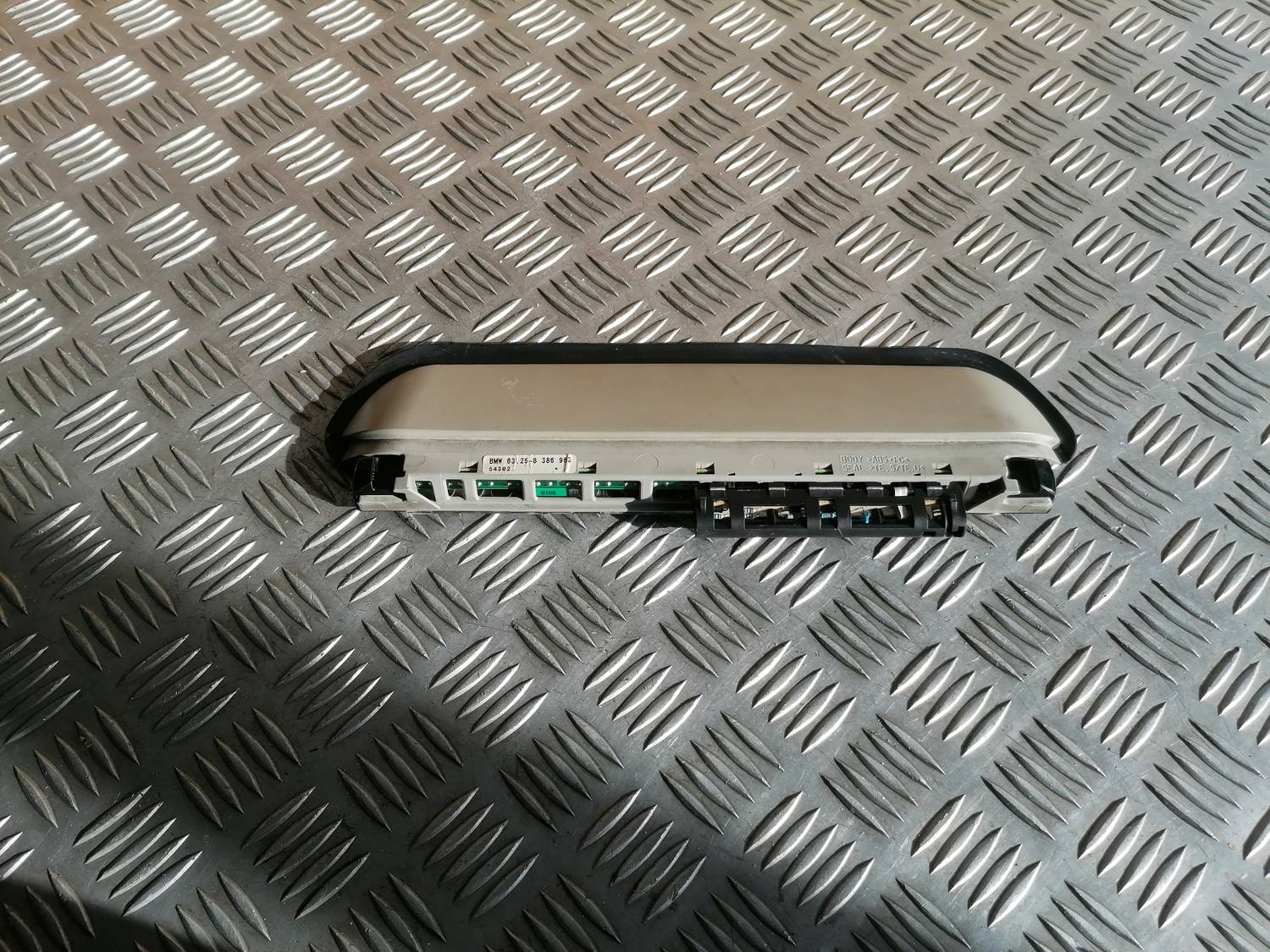 Stop signāls priekš BMW 318D E46 2002 SEDAN 2 Stop signāls priekš BMW 318D E46 2002 SEDAN