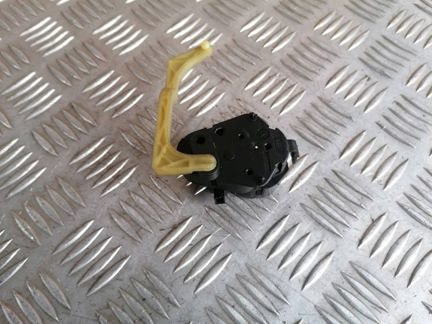 Apsildes sistēmas aktuators priekš BMW 318D E46 2002 SEDAN