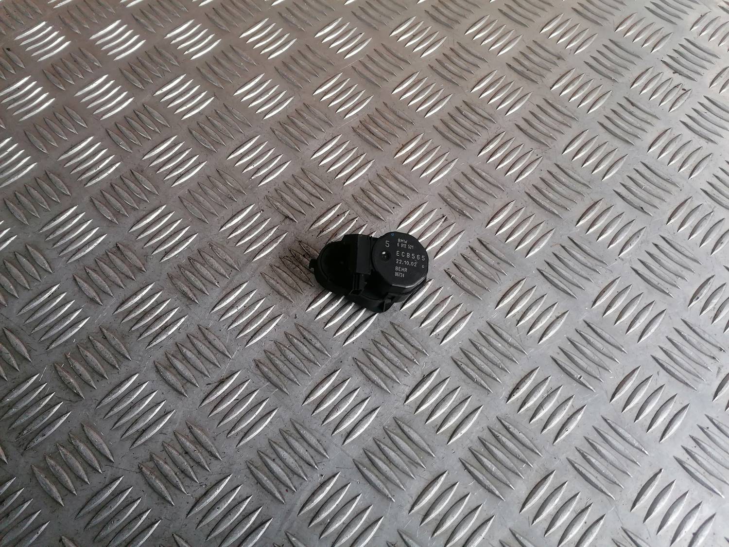 Apsildes sistēmas aktuators priekš BMW 318D E46 2002 SEDAN