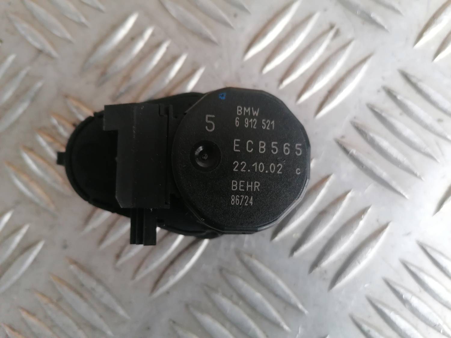 Apsildes sistēmas aktuators priekš BMW 318D E46 2002 SEDAN