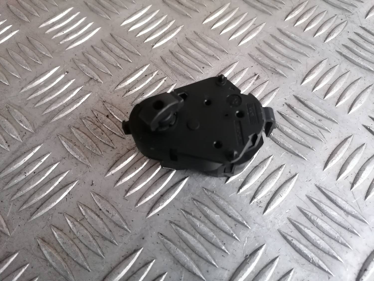 Apsildes sistēmas aktuators priekš BMW 318D E46 2002 SEDAN