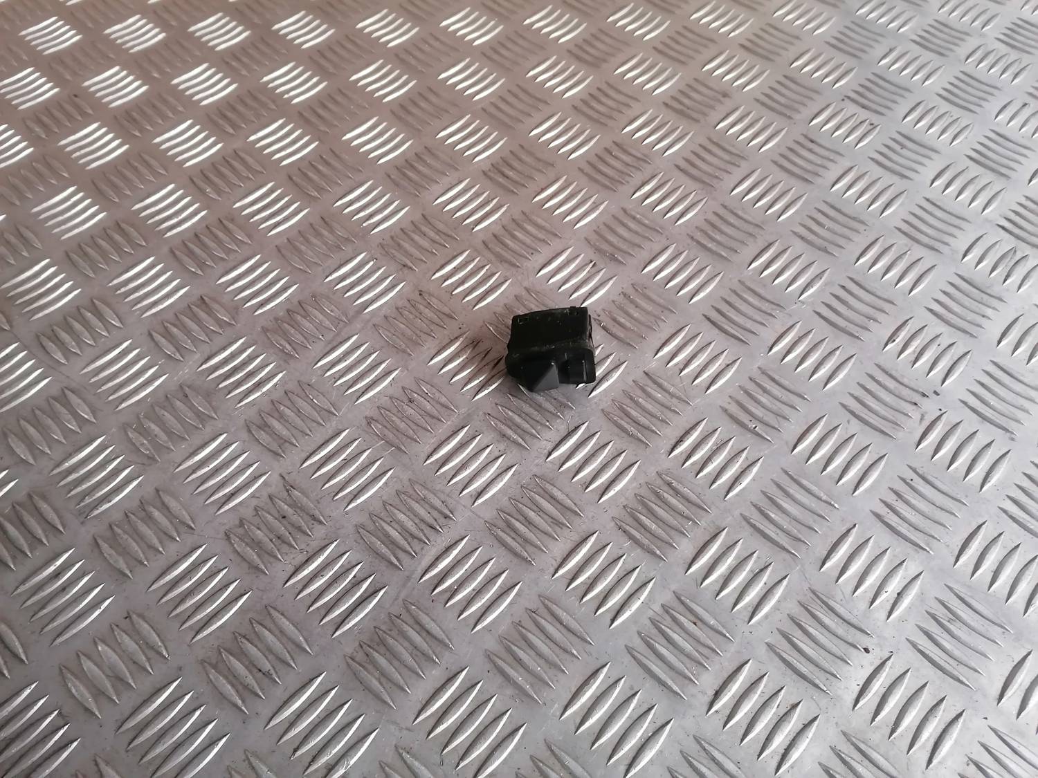 Spoguļa regulēšanas poga priekš BMW 318D E46 2002 SEDAN 1 Spoguļa regulēšanas poga priekš BMW 318D E46 2002 SEDAN