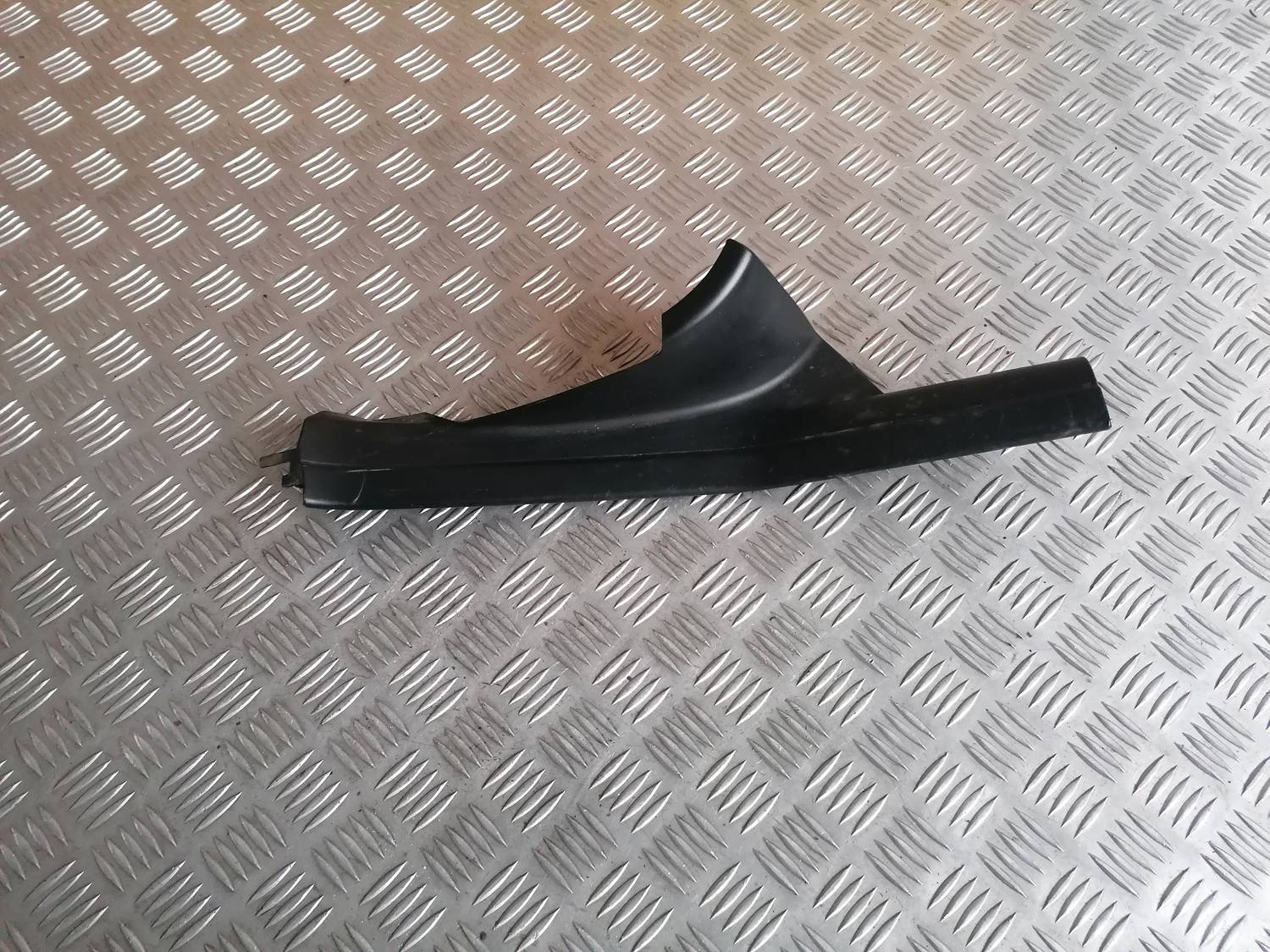 Sliekšņa aizmugurēja laba uzlika (salonā) priekš BMW 318D E46 2002 SEDAN 1 Sliekšņa aizmugurēja laba uzlika (salonā) priekš BMW 318D E46 2002 SEDAN