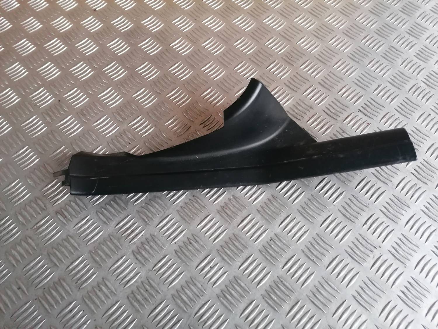 Sliekšņa aizmugurēja laba uzlika (salonā) priekš BMW 318D E46 2002 SEDAN 2 Sliekšņa aizmugurēja laba uzlika (salonā) priekš BMW 318D E46 2002 SEDAN