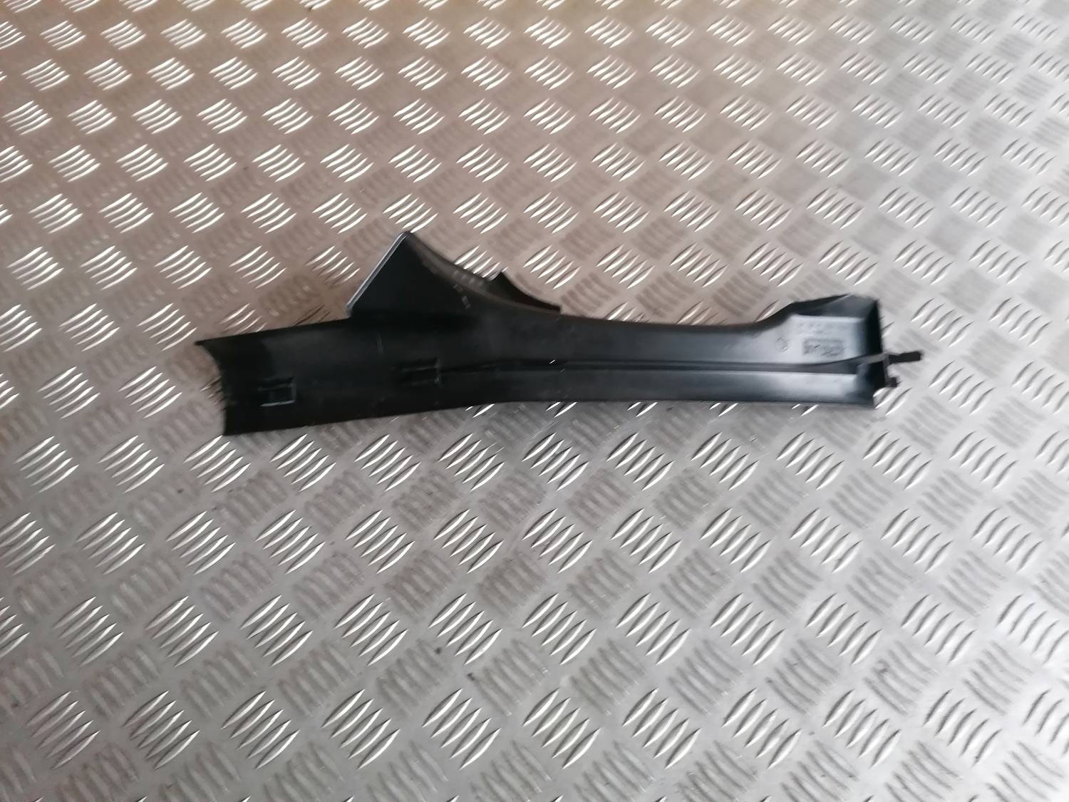 Sliekšņa aizmugurēja laba uzlika (salonā) priekš BMW 318D E46 2002 SEDAN 3 Sliekšņa aizmugurēja laba uzlika (salonā) priekš BMW 318D E46 2002 SEDAN