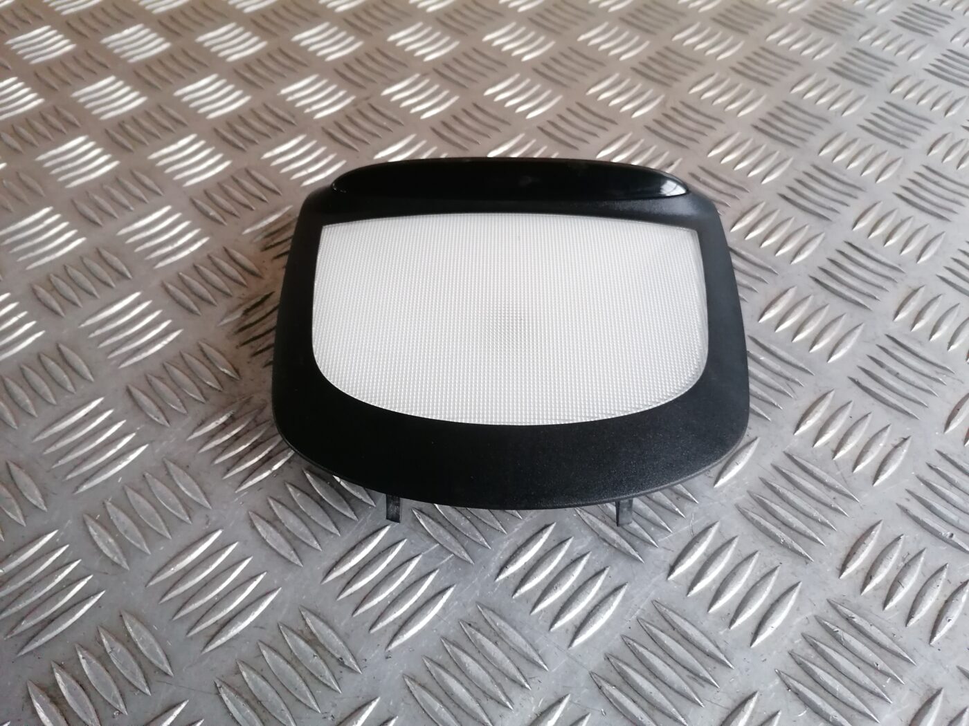 Aizmugurējo sēdvietu apgaismojums priekš MERCEDES BENZ ML280 2008 OBSIDIAN BLACK 2 Aizmugurējo sēdvietu apgaismojums priekš MERCEDES BENZ ML280 2008 OBSIDIAN BLACK