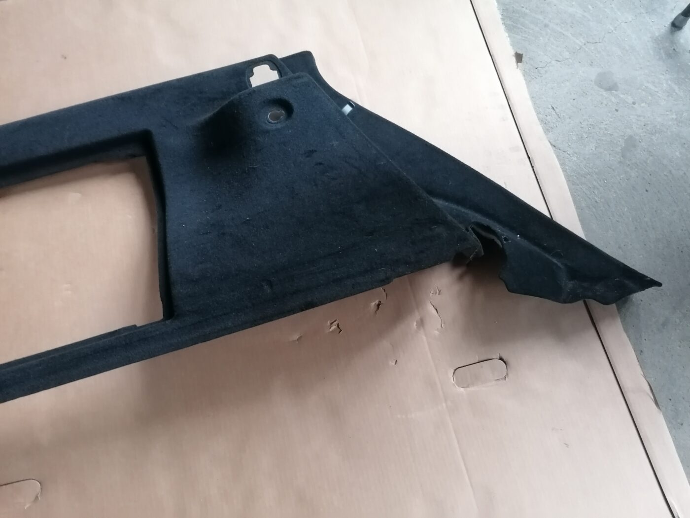 Bagāžnieka nodalījuma sānu apdare priekš MERCEDES BENZ ML280 2008 OBSIDIAN BLACK