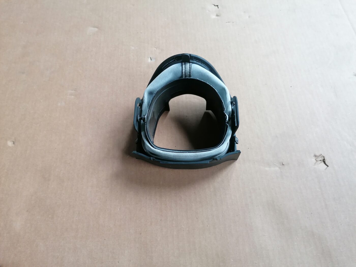 Stūres statnes putekļu aizsargs (salonā) priekš MERCEDES BENZ ML280 2008 OBSIDIAN BLACK 3 Stūres statnes putekļu aizsargs (salonā) priekš MERCEDES BENZ ML280 2008 OBSIDIAN BLACK