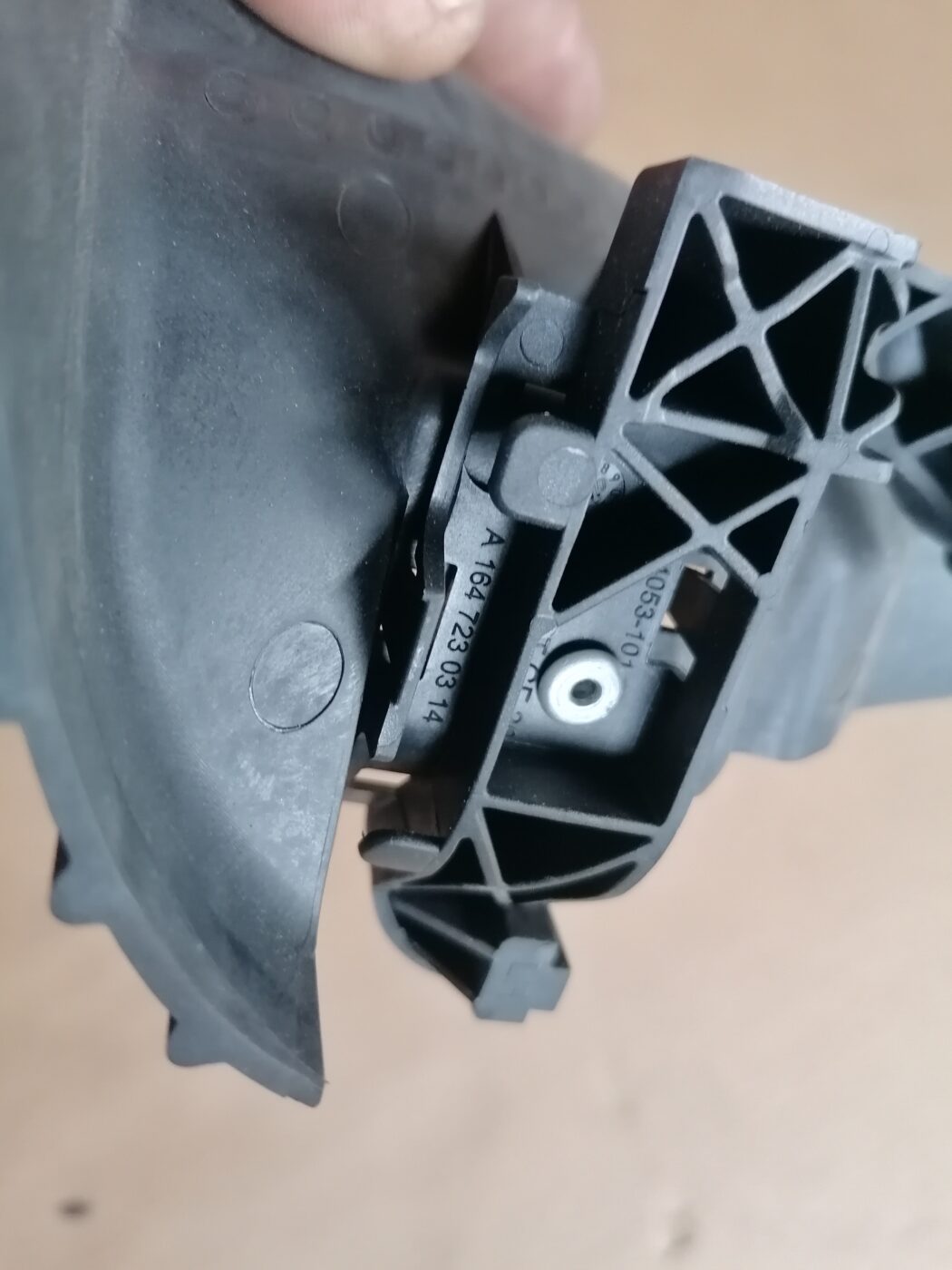 Durvju roktura iekšējais stiprinājums priekš MERCEDES BENZ ML280 2008 OBSIDIAN BLACK