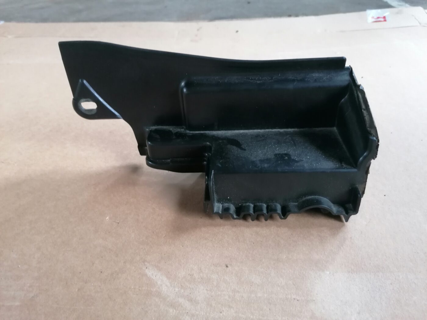 Mantu nodalījums bagāžniekā priekš MERCEDES BENZ ML280 2008 OBSIDIAN BLACK 2 Mantu nodalījums bagāžniekā priekš MERCEDES BENZ ML280 2008 OBSIDIAN BLACK