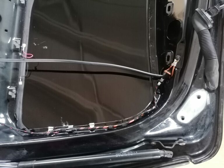 Bagāžnieka vāks priekš MERCEDES BENZ ML280 2008 OBSIDIAN BLACK 5 Bagāžnieka vāks priekš MERCEDES BENZ ML280 2008 OBSIDIAN BLACK