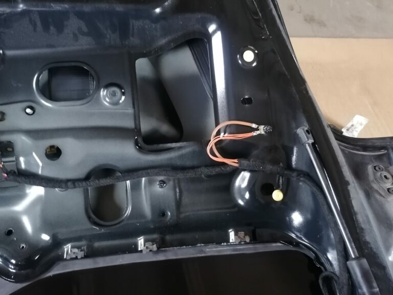 Bagāžnieka vāks priekš MERCEDES BENZ ML280 2008 OBSIDIAN BLACK 3 Bagāžnieka vāks priekš MERCEDES BENZ ML280 2008 OBSIDIAN BLACK