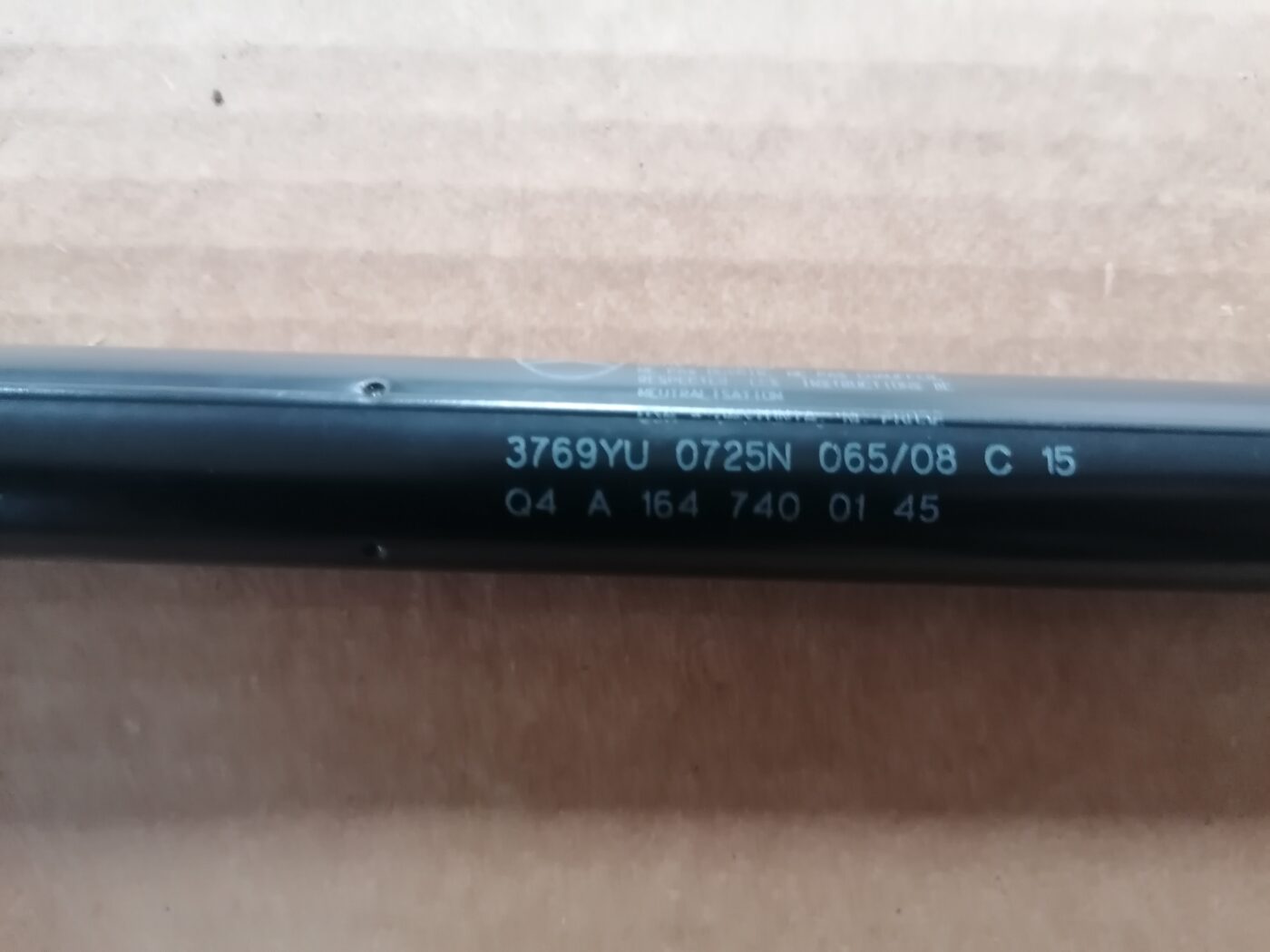 Bagažnieka vāka amortizators priekš MERCEDES BENZ ML280 2008 OBSIDIAN BLACK 5 Bagažnieka vāka amortizators priekš MERCEDES BENZ ML280 2008 OBSIDIAN BLACK