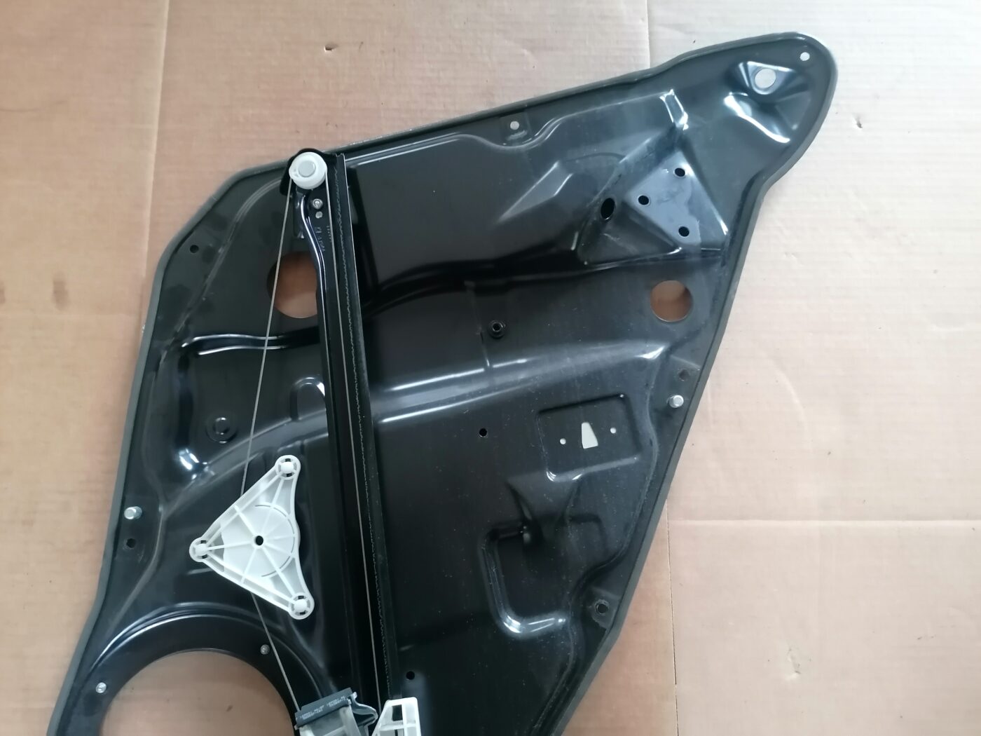 Stikla pacelšanas mehānisma panele priekš MERCEDES BENZ ML280 2008 OBSIDIAN BLACK 6 Stikla pacelšanas mehānisma panele priekš MERCEDES BENZ ML280 2008 OBSIDIAN BLACK