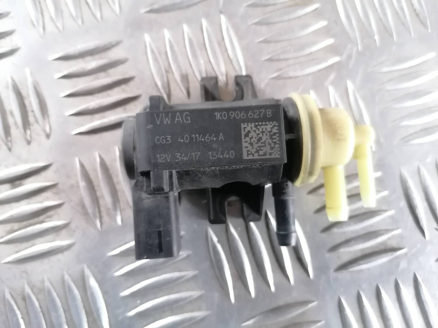 Solenoīda vakuuma vārsts priekš VW CRAFTER 2018 5 Solenoīda vakuuma vārsts priekš VW CRAFTER 2018