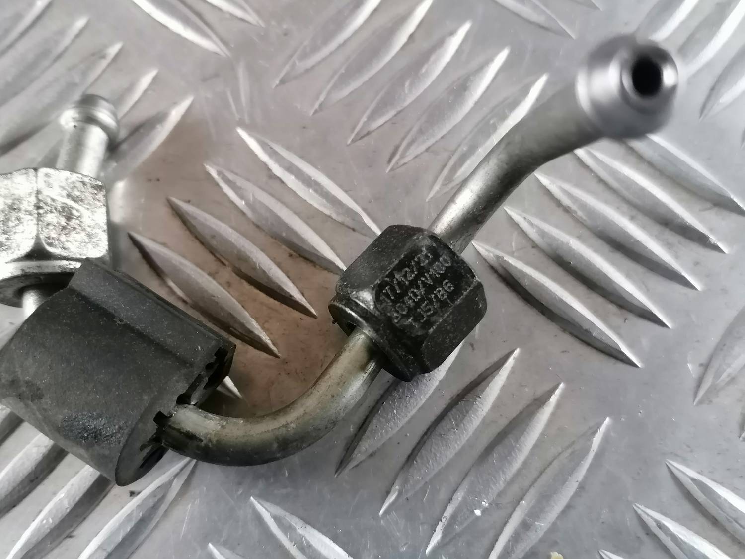 Degvielas caurule priekš VW CRAFTER 2018 3 Degvielas caurule priekš VW CRAFTER 2018