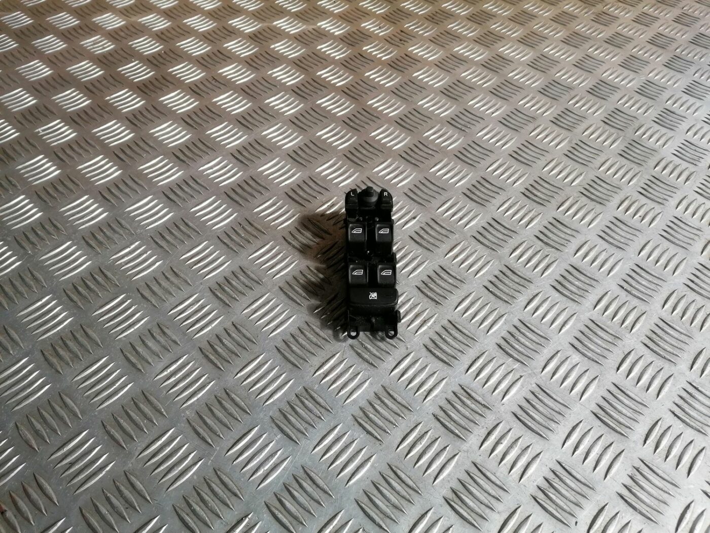 Šofera durvju slēdža pogas priekš VOLVO V70 2009 1 Šofera durvju slēdža pogas priekš VOLVO V70 2009