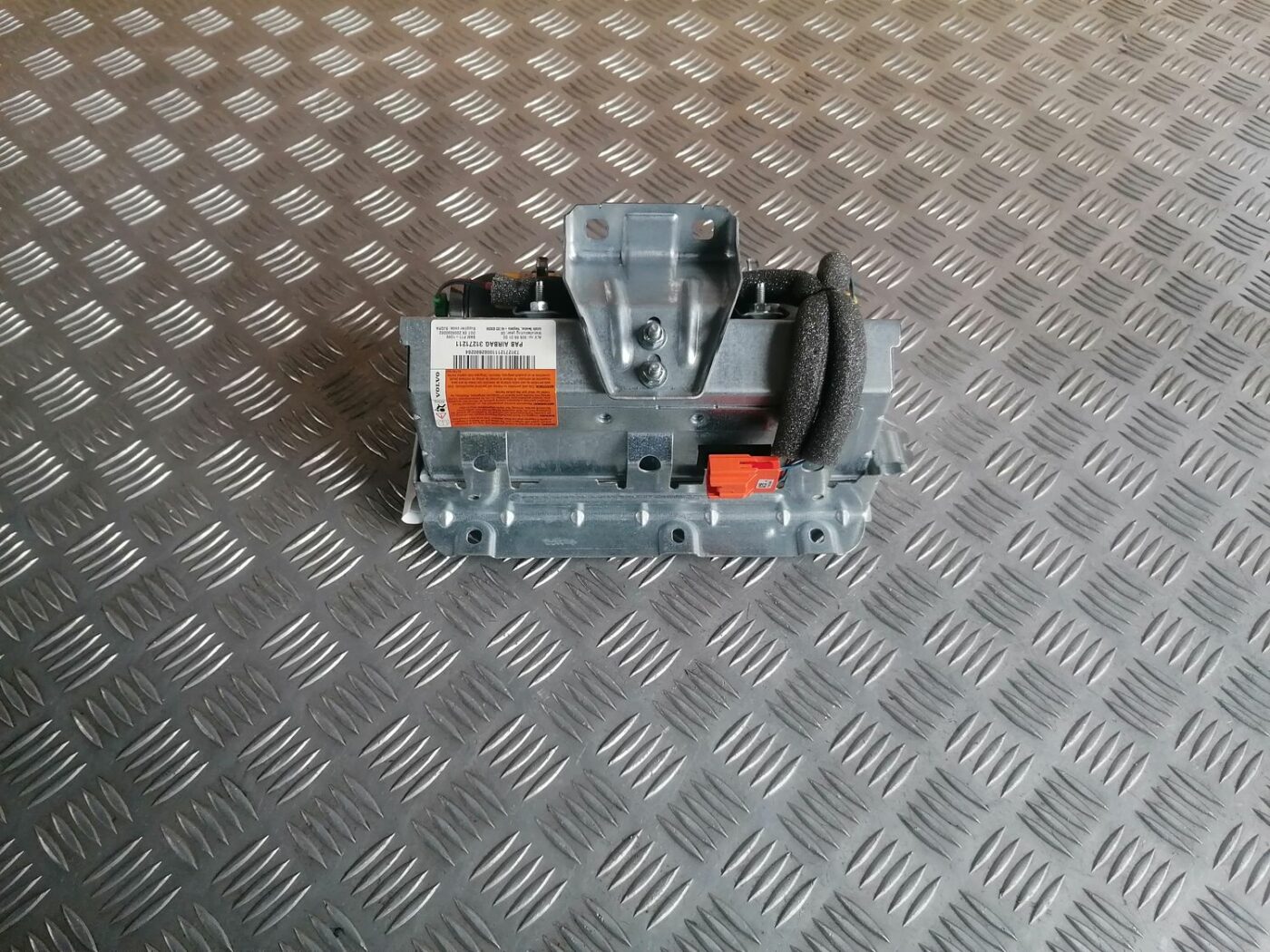 Mērinstrumentu paneļa drošības spilvens priekš VOLVO V70 2009