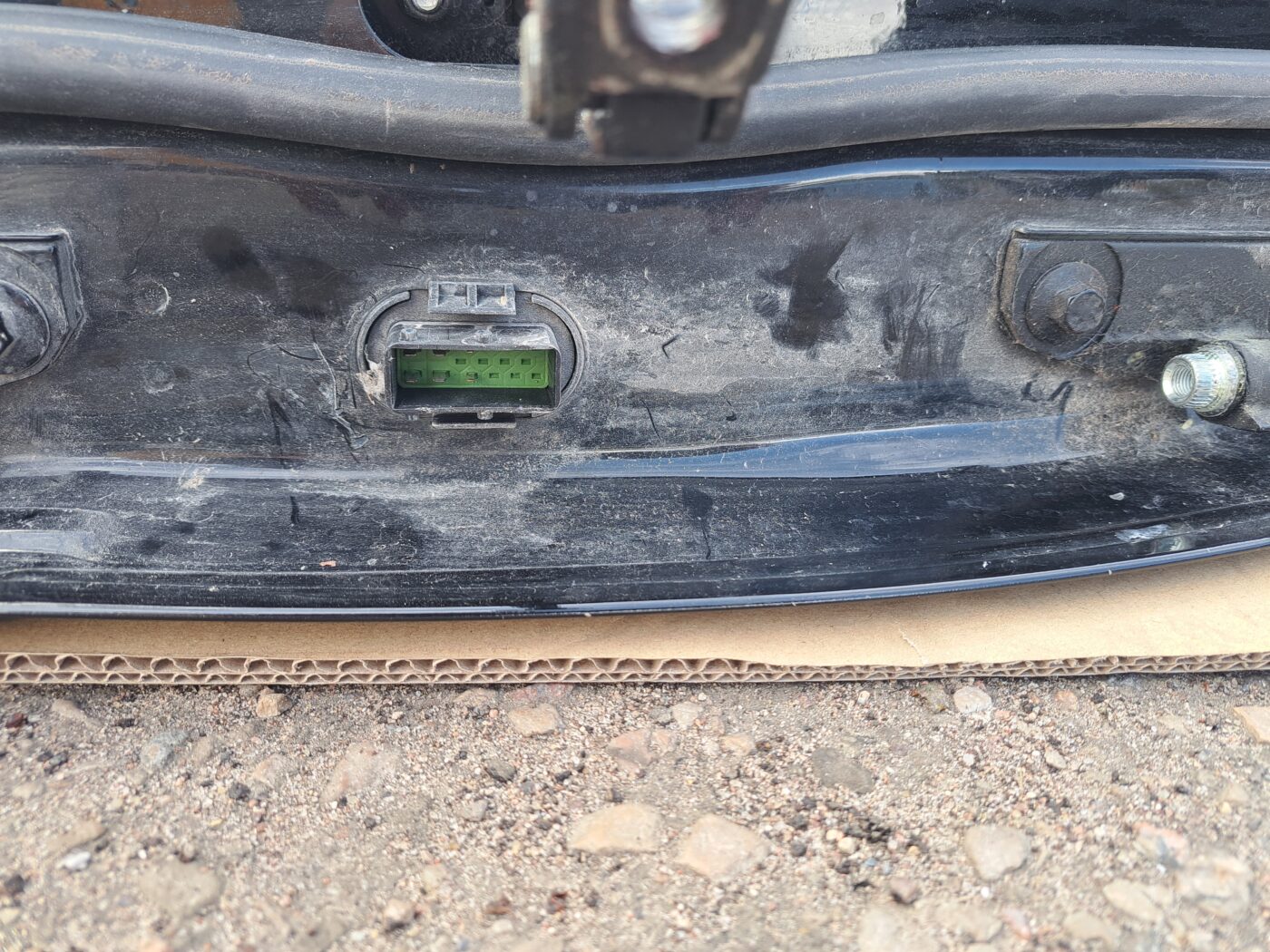 Aizmugurējās kreisās durvis priekš VOLVO V70 2009 5 Aizmugurējās kreisās durvis priekš VOLVO V70 2009