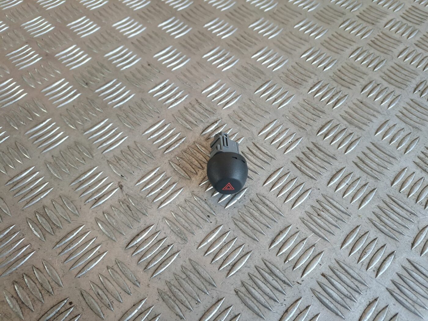 Trauksmes poga priekš TOYOTA RAV 4 2006 1 Trauksmes poga priekš TOYOTA RAV 4 2006