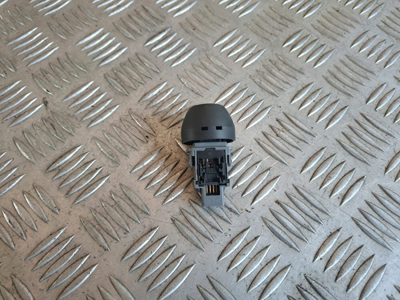 Trauksmes poga priekš TOYOTA RAV 4 2006 2 Trauksmes poga priekš TOYOTA RAV 4 2006