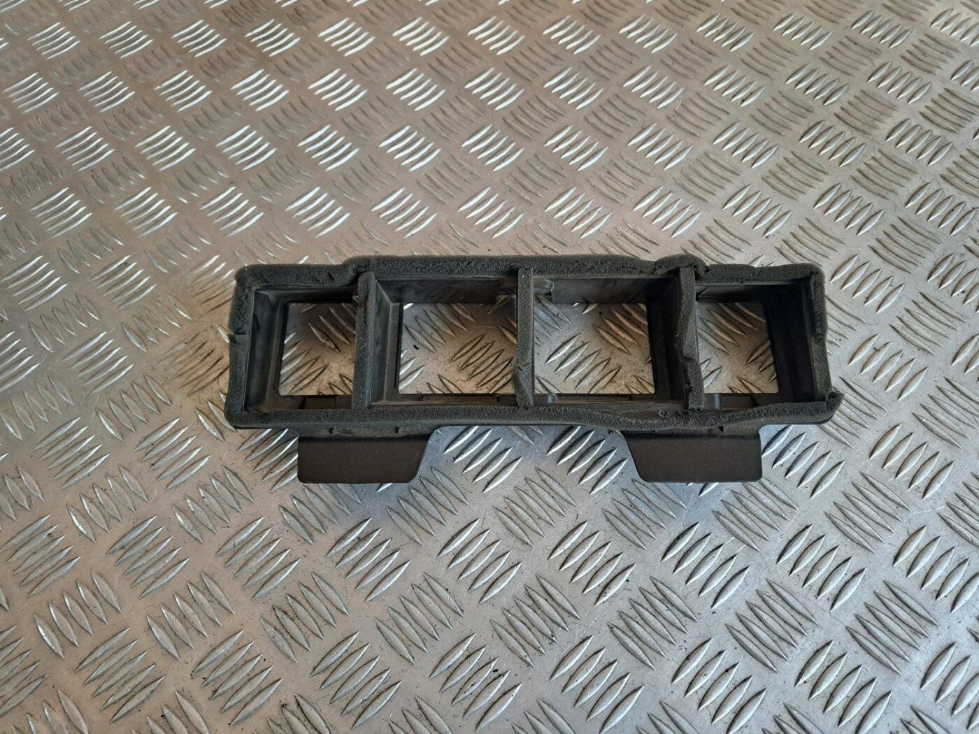 Salona gaisa vads priekš TOYOTA RAV 4 2006 2 Salona gaisa vads priekš TOYOTA RAV 4 2006